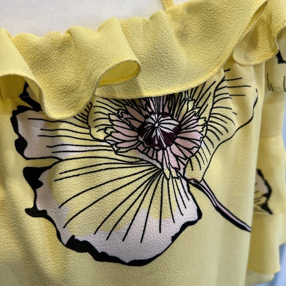 Yellow off shoulder Ruffle Blouse by 1. State Size Large perfect condition - Picture 4 of 9
